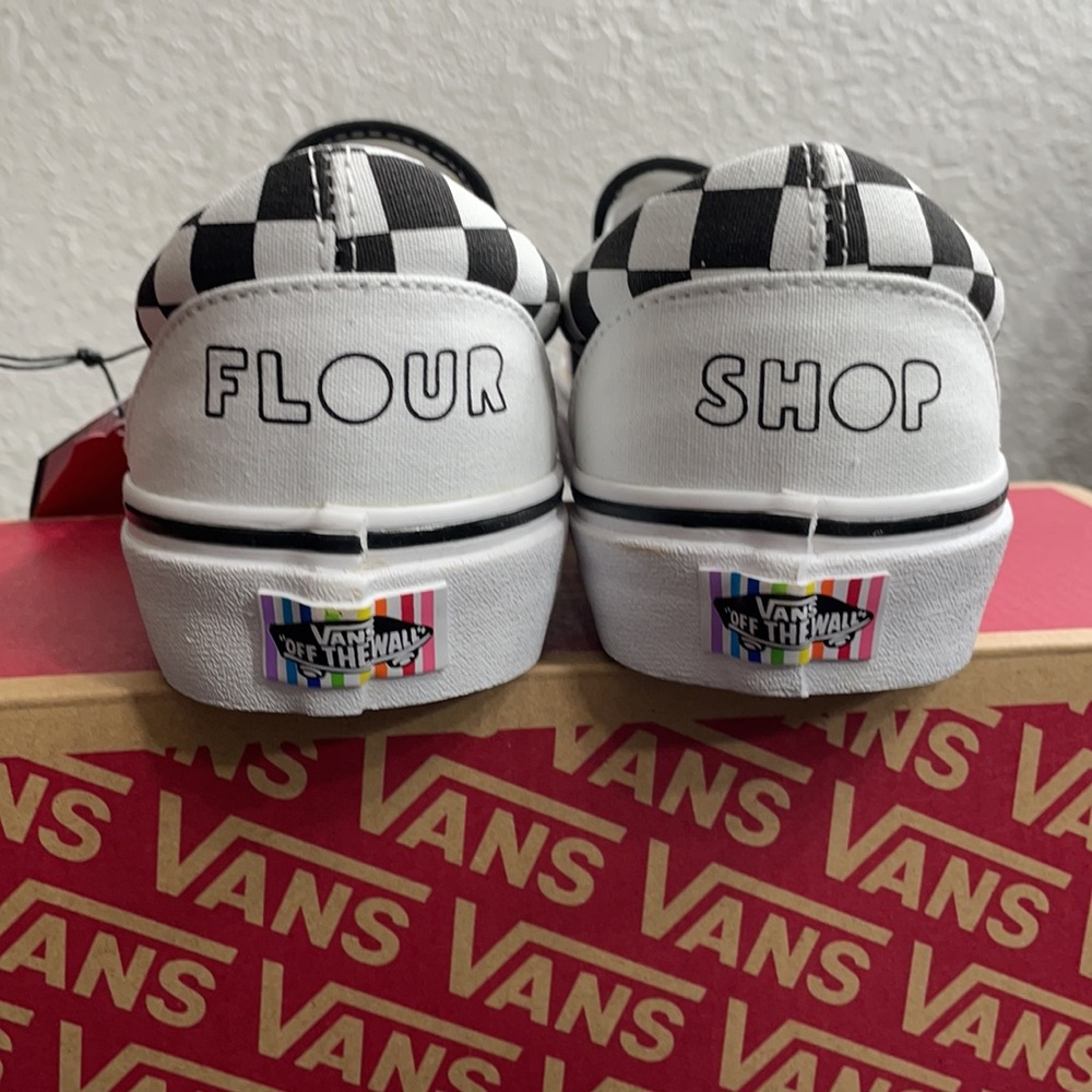 Vans classic slip On Flour shop by Amirah Kassem collection - Picture 4 of 8